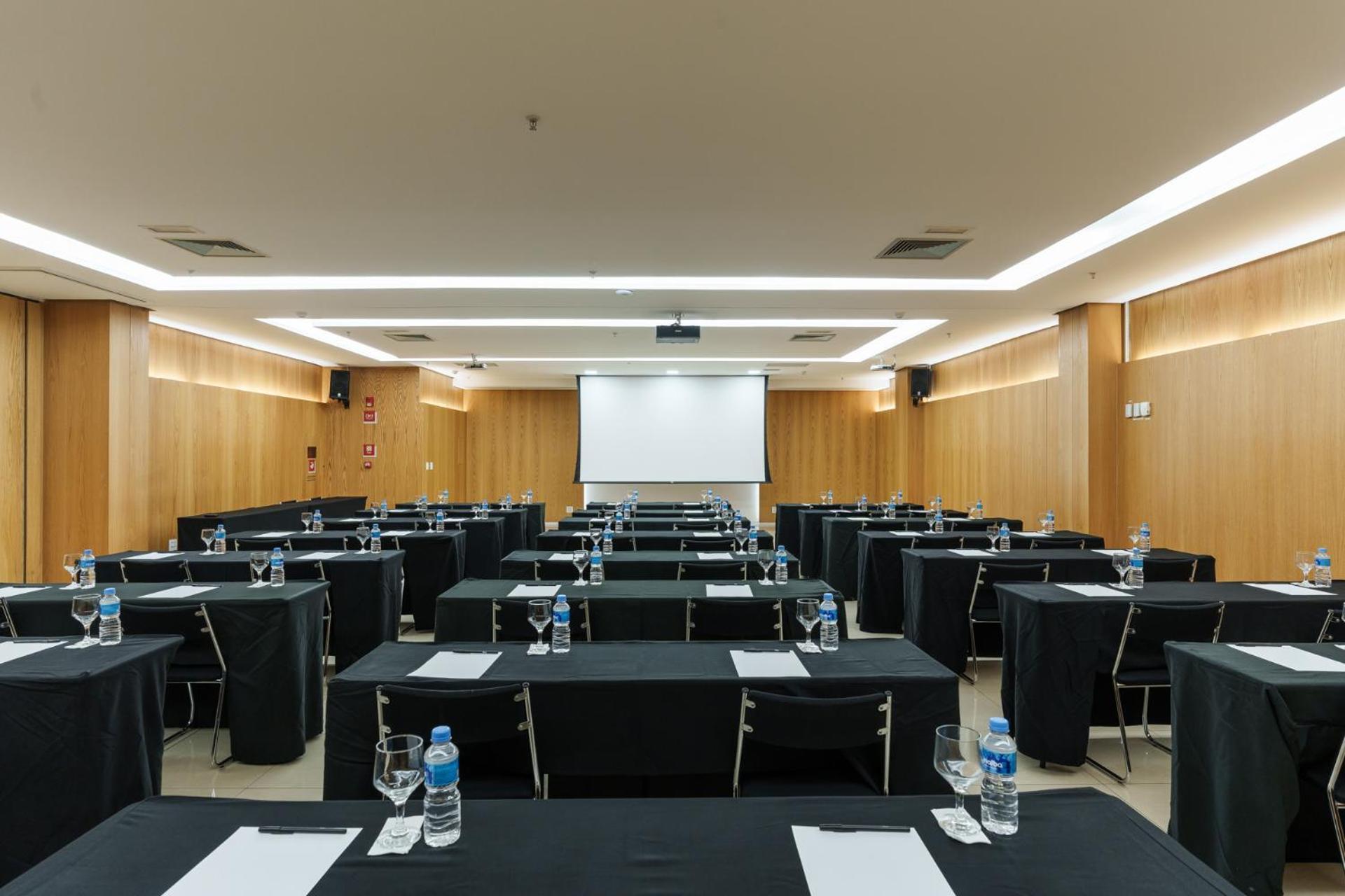 Cullinan Hplus Premium Hotel 5*